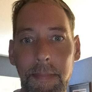 Meet your Posher, Dennis